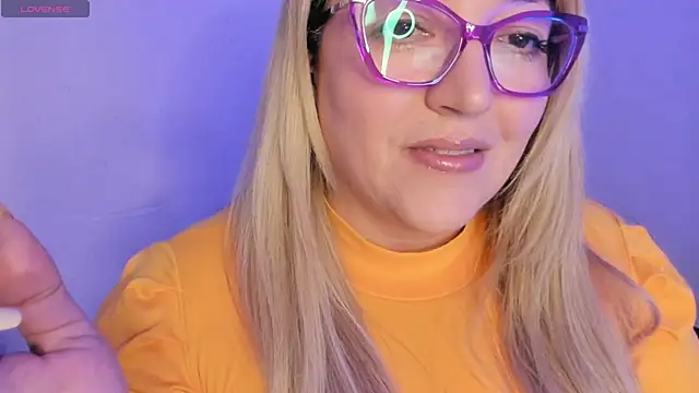 Naty Mature  online show from February 2026 07:10:01 PM