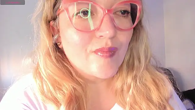 Snapshot of Naty_Mature_ chatting on April 2026 05:14:02 PM Naty Mature online show from April 2026 05:14:02 PM