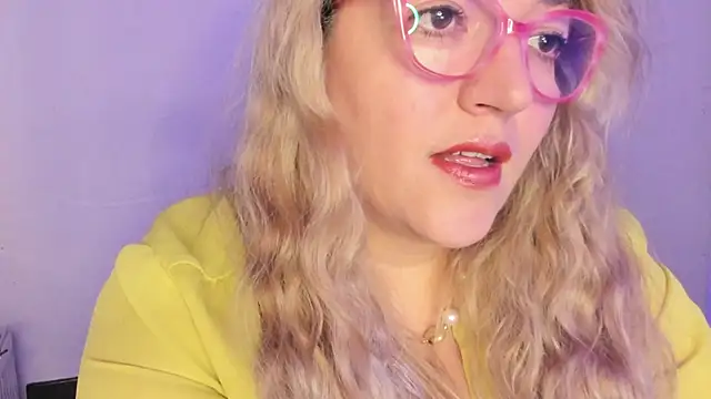 Naty Mature  online show from December 2025 06:12:01 PM