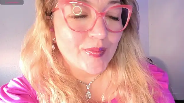 Naty Mature  online show from April 2026 05:25:02 PM