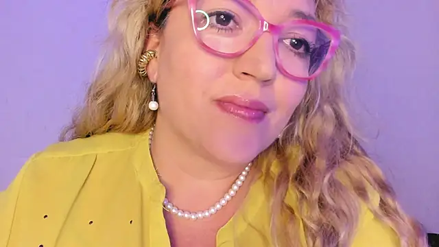 Naty Mature  online show from October 2025 07:25:02 PM