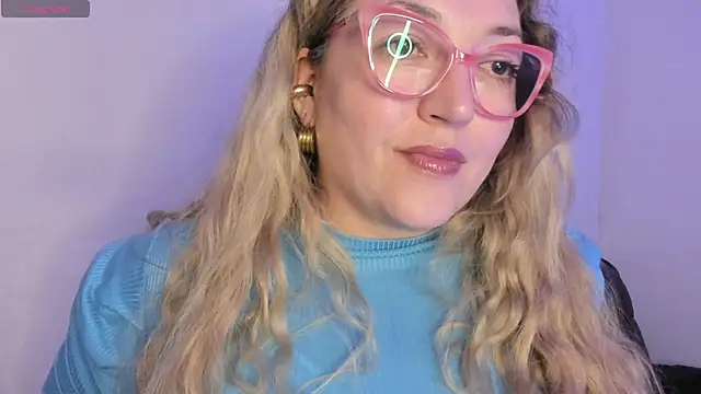 Snapshot of Naty_Mature_ chatting on April 2026 07:18:01 PM Naty Mature online show from April 2026 07:18:01 PM
