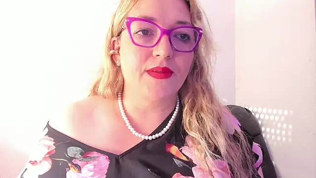Naty Mature  online show from October 2025 09:17:02 AM