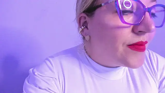 Naty Mature  online show from October 2025 11:39:01 PM