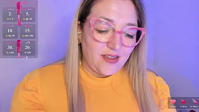 Naty Mature  online show from April 2026 08:28:02 PM