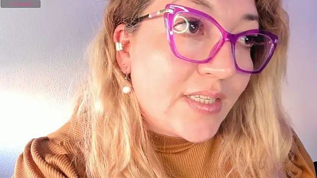 Snapshot of Naty_Mature_ chatting on April 2026 05:17:01 PM Naty Mature online show from April 2026 05:17:01 PM