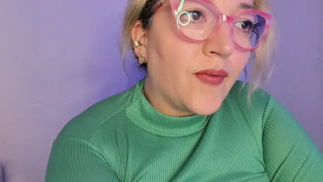 Naty Mature  online show from December 2025 10:23:02 PM