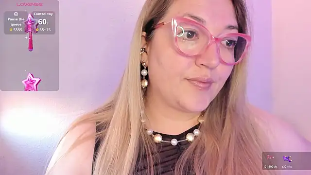 Naty Mature  online show from April 2026 06:25:02 PM