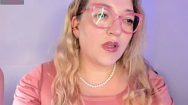 Naty Mature  online show from April 2026 06:33:02 PM