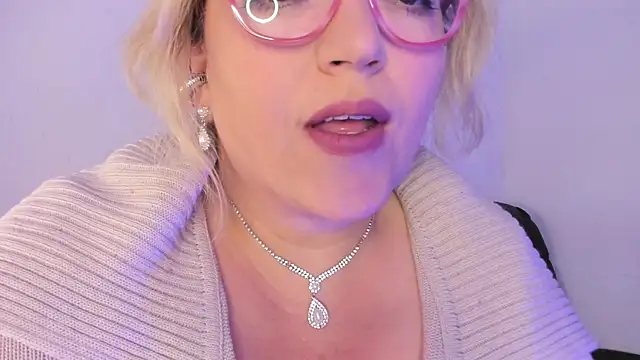 Naty Mature  online show from October 2025 08:45:01 AM