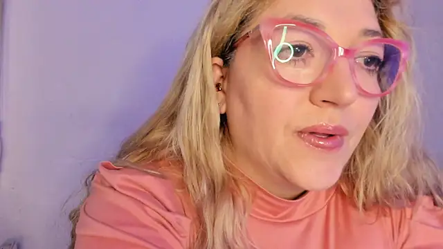 Naty Mature  online show from December 2025 08:23:02 PM