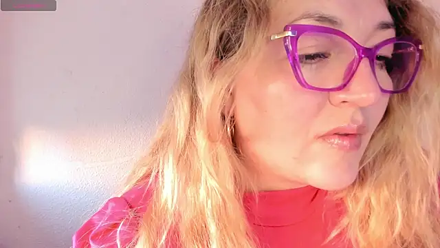 Snapshot of Naty_Mature_ chatting on May 2026 06:23:01 PM Naty Mature online show from May 2026 06:23:01 PM