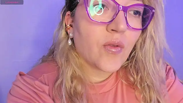 Naty Mature  online show from March 2026 07:52:02 PM