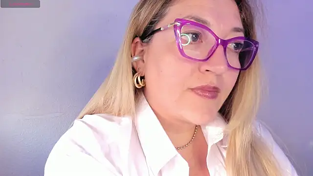 Snapshot of Naty_Mature_ chatting on May 2026 06:22:02 PM Naty Mature online show from May 2026 06:22:02 PM