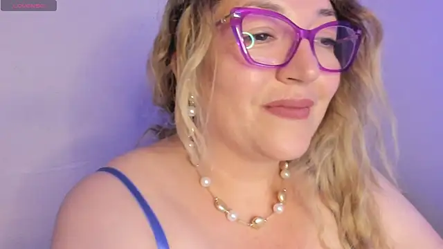 Naty Mature  online show from June 2026 12:32:02 AM