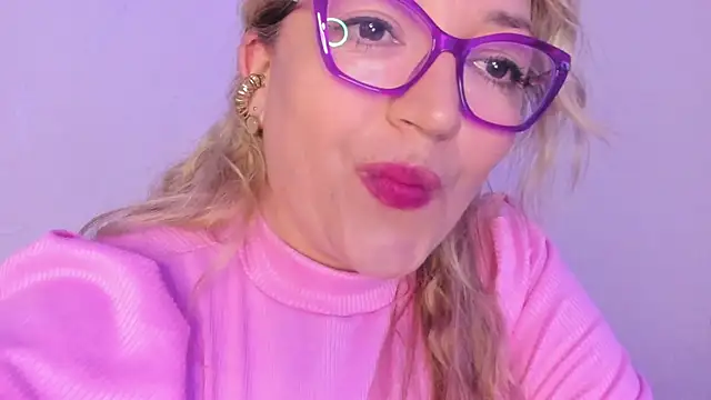 Naty Mature  online show from October 2025 10:22:01 PM