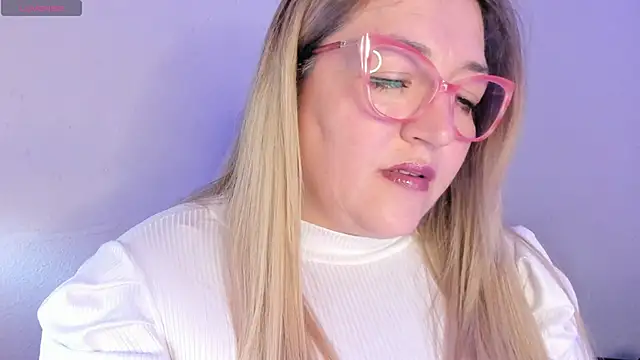 Naty Mature  online show from April 2026 06:31:02 PM