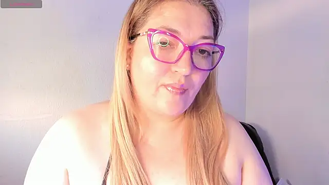 Snapshot of Naty_Mature_ chatting on April 2026 04:15:01 PM Naty Mature online show from April 2026 04:15:01 PM