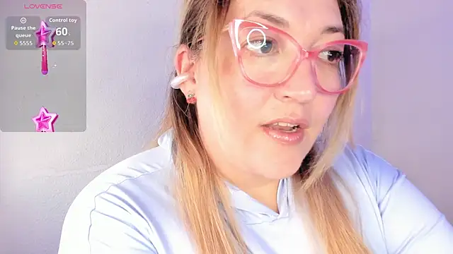 Naty Mature  online show from April 2026 05:27:02 PM