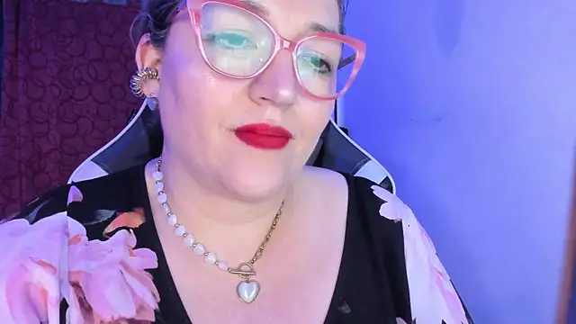 Naty Mature  online show from September 2025 01:26:02 AM