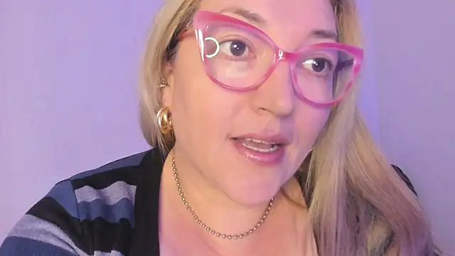 Naty Mature  online show from November 2025 05:38:01 PM