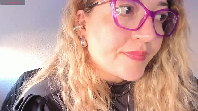 Snapshot of Naty_Mature_ chatting on May 2026 05:38:02 PM Naty Mature online show from May 2026 05:38:02 PM