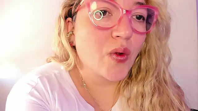 Naty Mature  online show from November 2025 03:46:02 PM