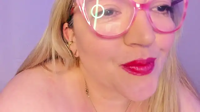 Naty Mature  online show from November 2025 07:40:02 PM