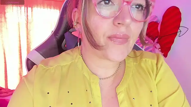 Naty Mature  online show from March 2025 06:20:02 PM