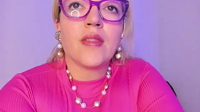 Naty Mature  online show from October 2025 09:58:01 PM