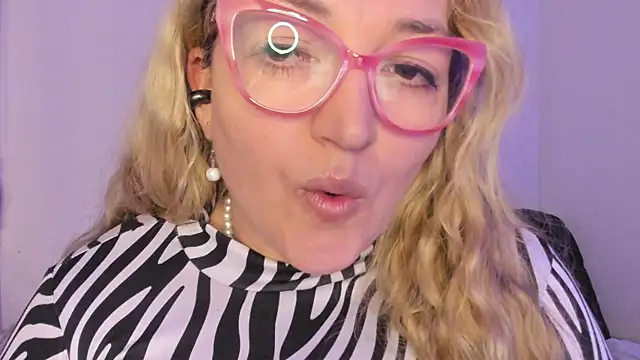 Naty Mature  online show from November 2025 08:31:02 PM