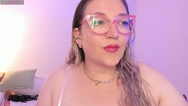 Naty Mature  online show from July 2026 06:09:01 PM