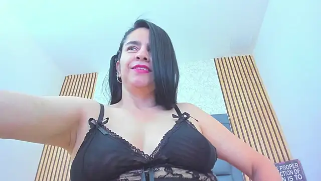 candela collinss online show from January 2025 01:28:01 PM