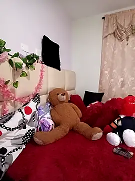 kymmgolden online show from March 2026 12:10:01 PM