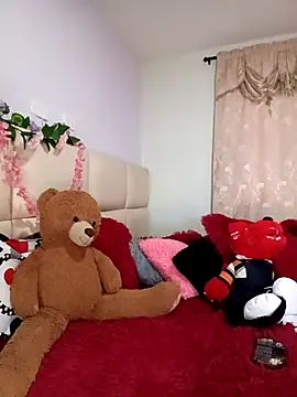 kymmgolden online show from March 2026 12:20:01 PM