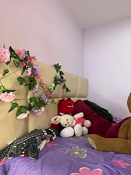 kymmgolden online show from June 2026 12:05:02 PM