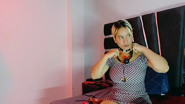 AliceandMax online show from April 2026 01:59:02 PM