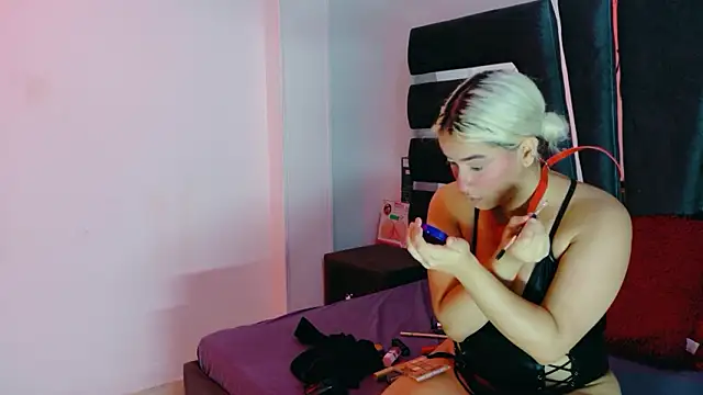 AliceandMax online show from February 2026 01:42:01 PM