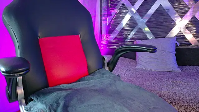 meggan 77 online show from April 2026 04:35:02 PM