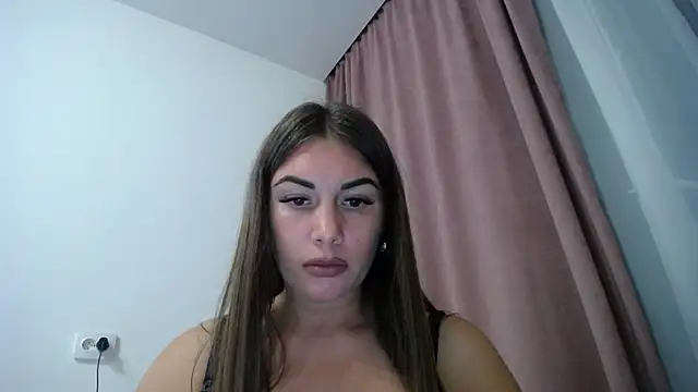 Snapshot of LinaSparks chatting on October 2025 04:08:02 PM LinaSparks online show from October 2025 04:08:02 PM