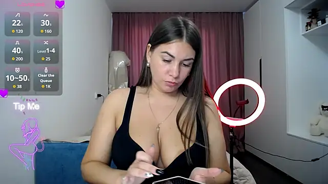 LinaSparks online show from April 2026 02:36:02 PM