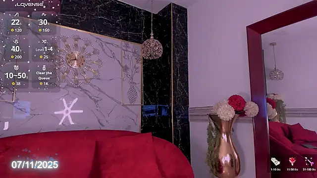 Keila Mendoza online show from November 2025 05:44:01 AM