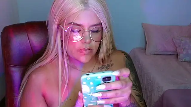 Snapshot of SofiaaCortes chatting on March 2025 02:19:01 AM SofiaaCortes online show from March 2025 02:19:01 AM