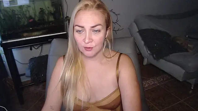 Snapshot of karen_mature69 chatting on March 2025 11:32:01 AM karen mature69 online show from March 2025 11:32:01 AM