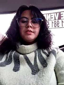 lara moon25 online show from December 2025 07:52:01 PM