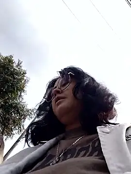 lara moon25 online show from November 2025 06:56:02 PM