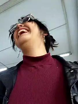 lara moon25 online show from November 2025 07:03:01 PM