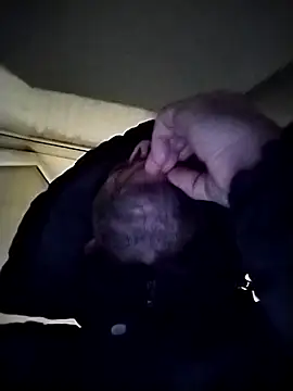 Andrzej-M online show from November 2025 07:07:01 PM