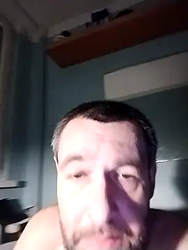 Andrzej-M online show from December 2025 08:06:02 PM