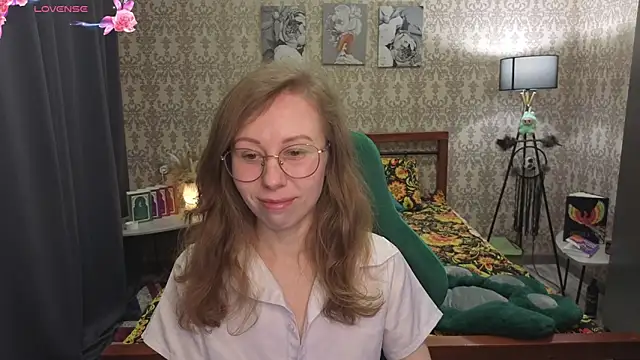 Lill Mary online show from March 2026 01:54:01 AM